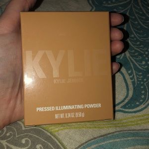 Kylie Cosmetics highlighter!